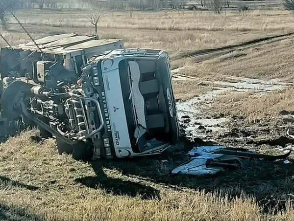 Isparta'da kamyon takla attı! 1 yaralı
